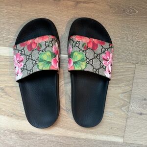 Gucci GG Bloom Slides